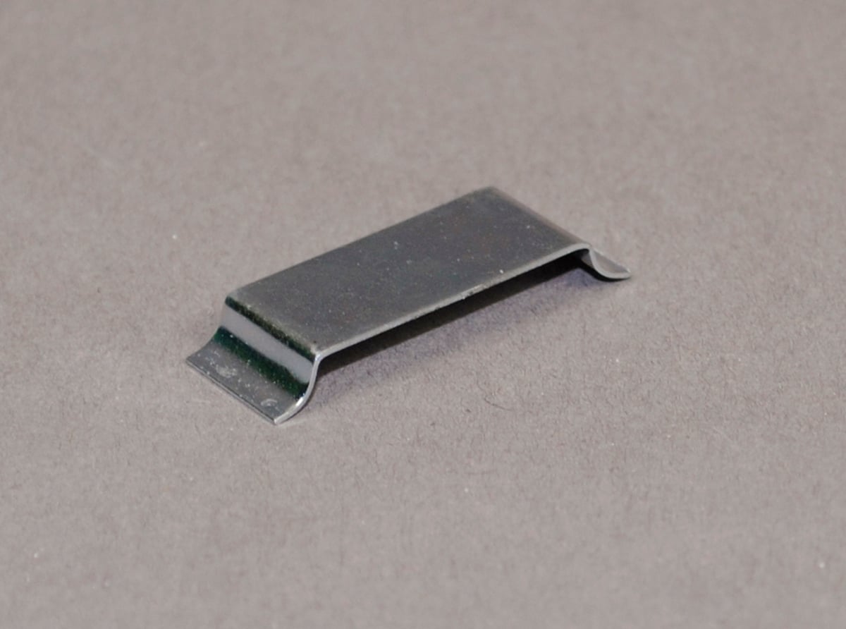 1500WC 1-Channel Wire Clip, 3/8 in L, For Use With 1500 600 V AC Overfloor Raceway, Steel, Galvanized