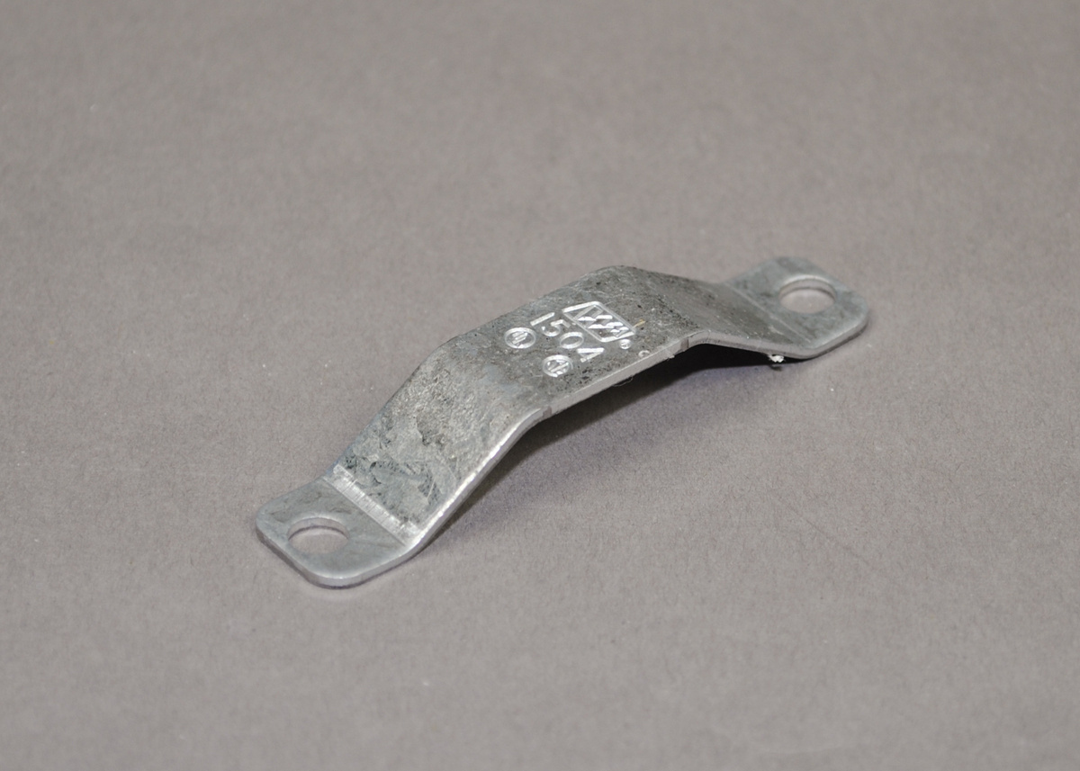 1504 Raceway Strap, For Use With Pancake 1500 Overfloor 600 V AC Raceway, 2 Holes, Steel