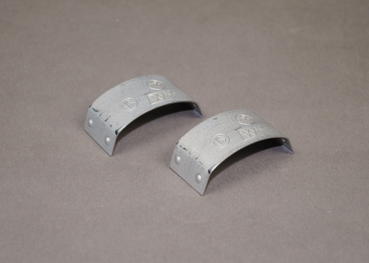 2600WC 1-Channel Wire Clip, For Use With 2600 600 V AC Overfloor Raceway, Steel, Galvanized