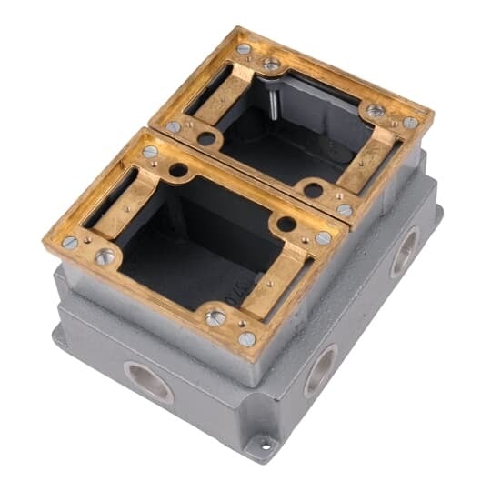 642-1 Steel City 640 Fully Adjustable Flush Service Floor Box, Cast Iron, 74 cu-in Capacity, 2 Gangs, 5-1/2 in L x 7 in W x 3-5/8 in H