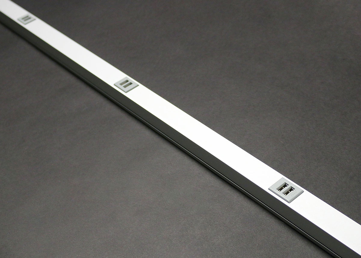 AL20USB512 Plugmold AL2000 Multi-Outlet System, 3/4 in L x 1-9/32 in W, Aluminum