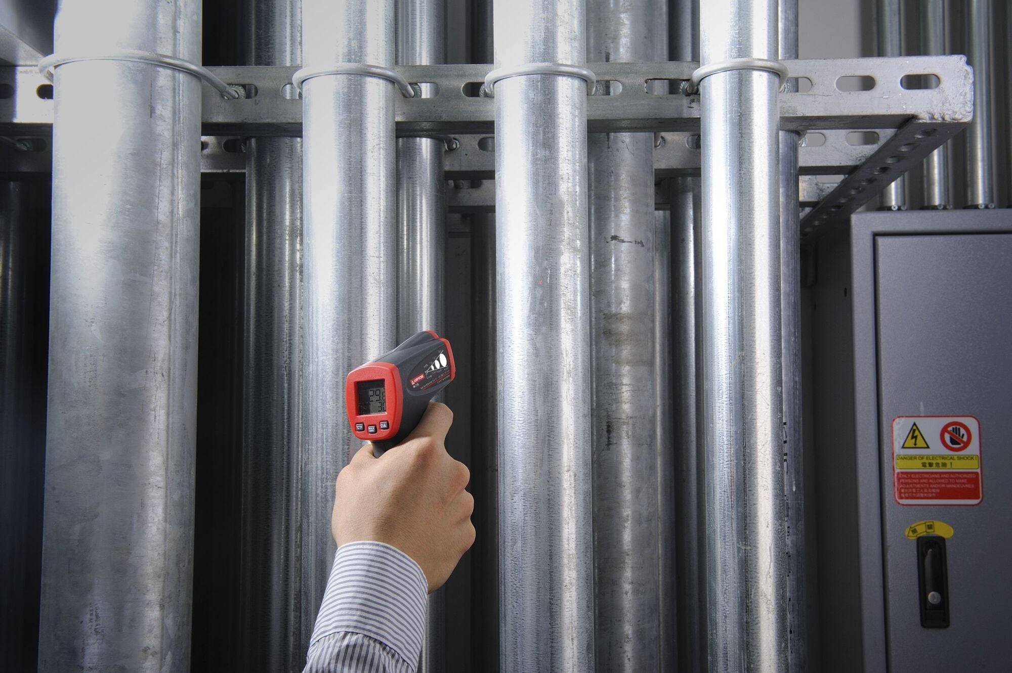 IR-720 IR-700 Infrared Thermometer, -26 to 1922 deg F, +/-1.8% RDG, 0.95, 9V Battery