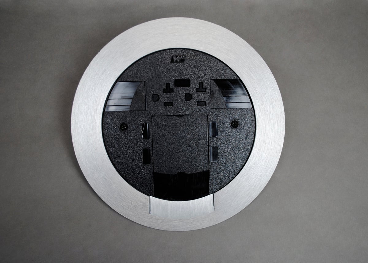 Floor Box Cover Kit, Assembled Multi-Service, Series: Ratchet-Pro™ 881, 2 Outlets, Duplex Cover, Threaded Mount, Aluminum