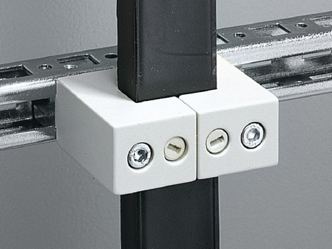 3079000 Universal Support, For Use With Attachment of Multi-Stacked Laminated Copper Bars, Fiberglass Reinforced/Thermoplastic Polyester, Pale Gray