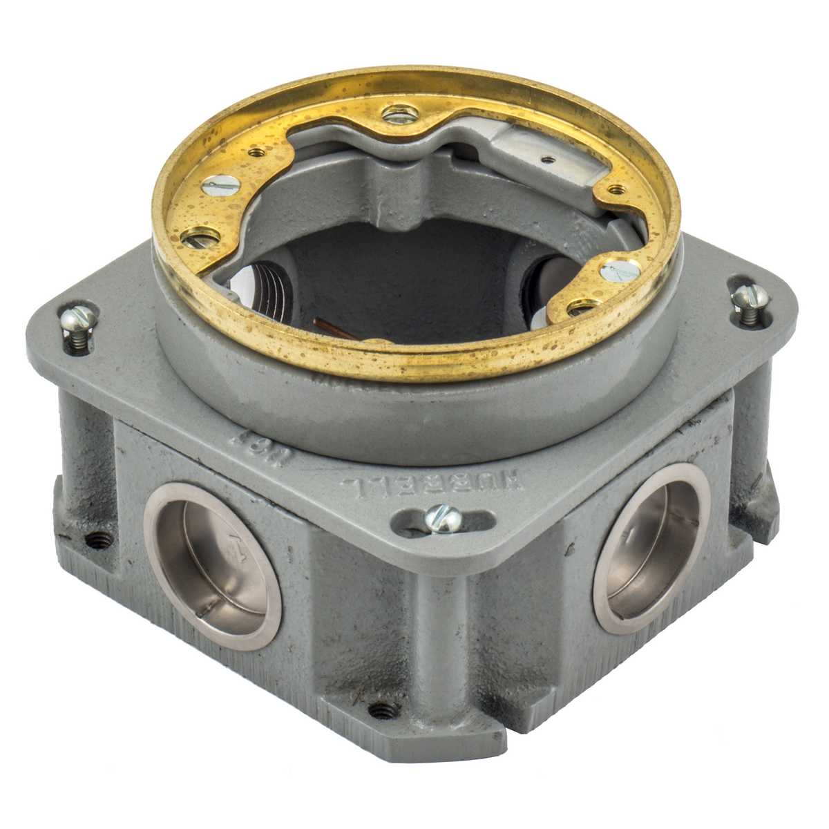 B2536 Fully Adjustable Floor Box, Cast Iron, 33 cu-in Capacity, 1 Gangs, (4) Knockouts, 4.84 in L x 4.84 in W x 3.06 in H