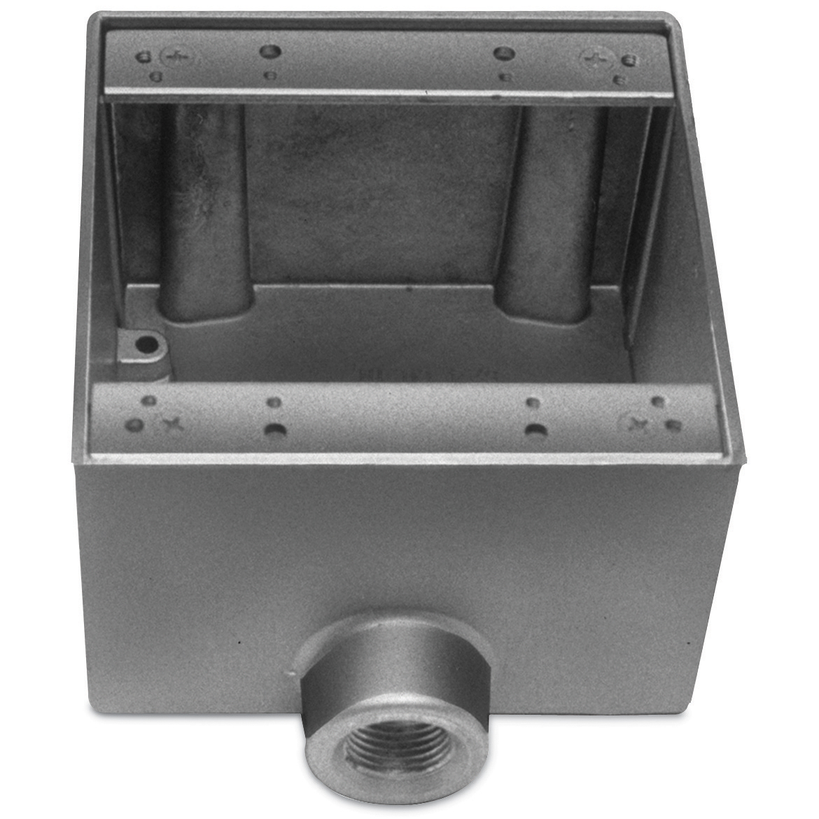 2ADFS-2 T&B Type FD Dead End Deep Style Device Box, Die Cast Aluminum, 54 cu-in Capacity, 2 Gangs, 1 Outlets, 1 Knockouts, 4-9/16 in H x 4-5/8 in W x 3-3/32 in D