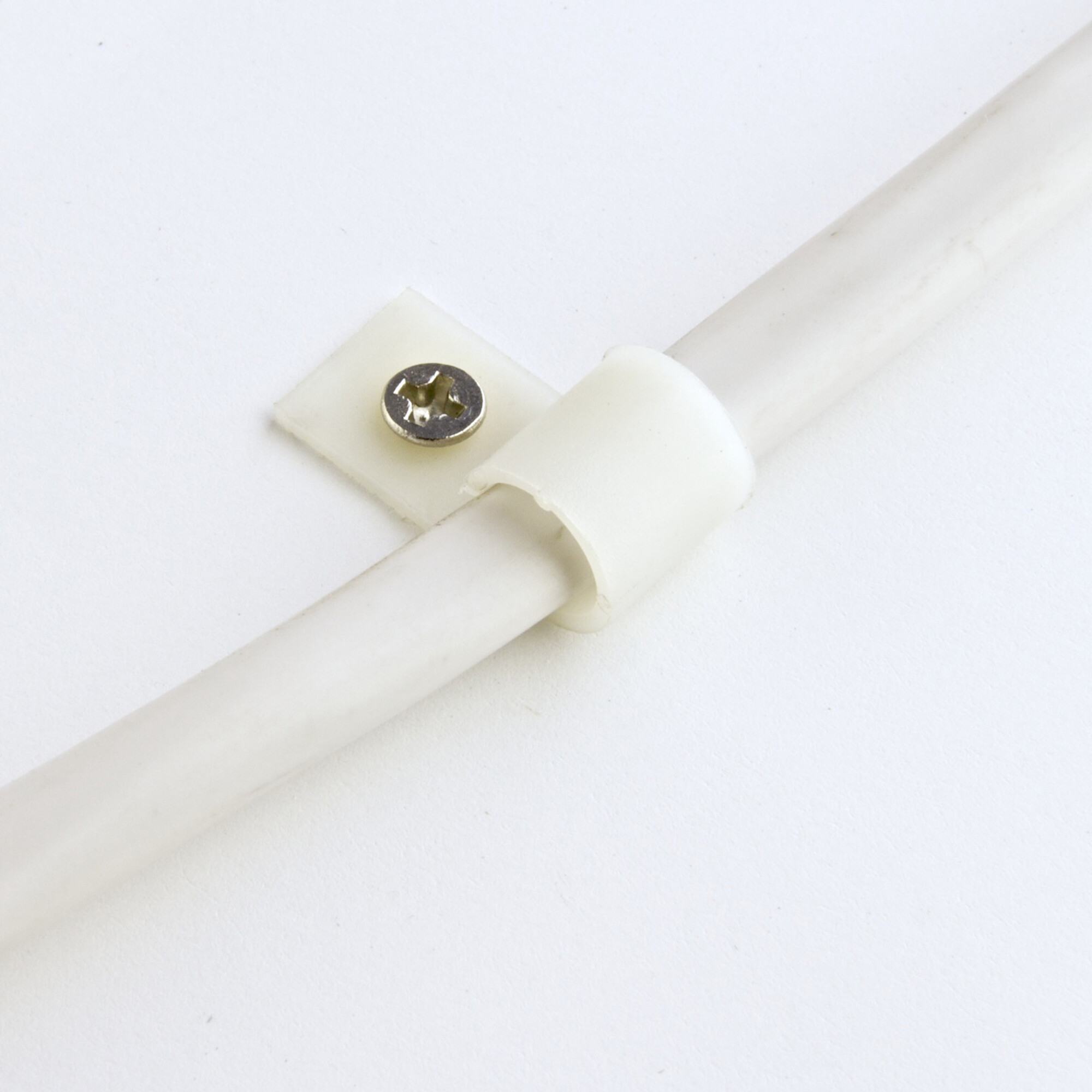 J-Clip - 10 Clips, 20 Screws