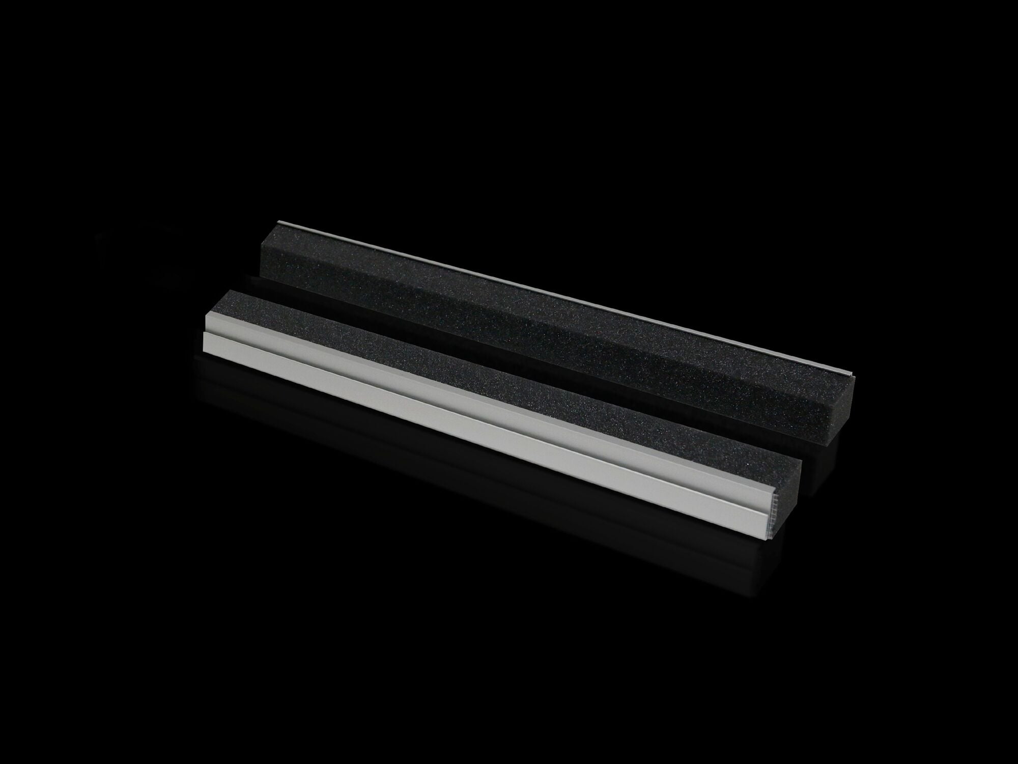 8802060 Cable Entry Section, For Use With TS, SE, CM, TP Series 600 mm W Enclosure, Top Mount, 30 x 25 mm Cross-Section, IP55, Polyurethane Foam Seal, Extruded Aluminum