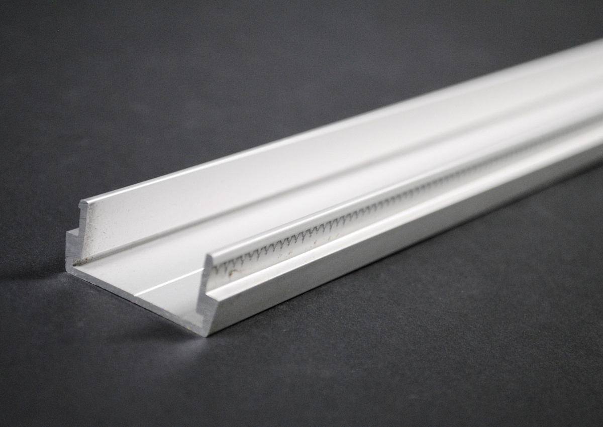 AL2000B-5 1-Channel Raceway Base, 5 ft L x 1-7/16 in W x 1-1/8 in H, Aluminum