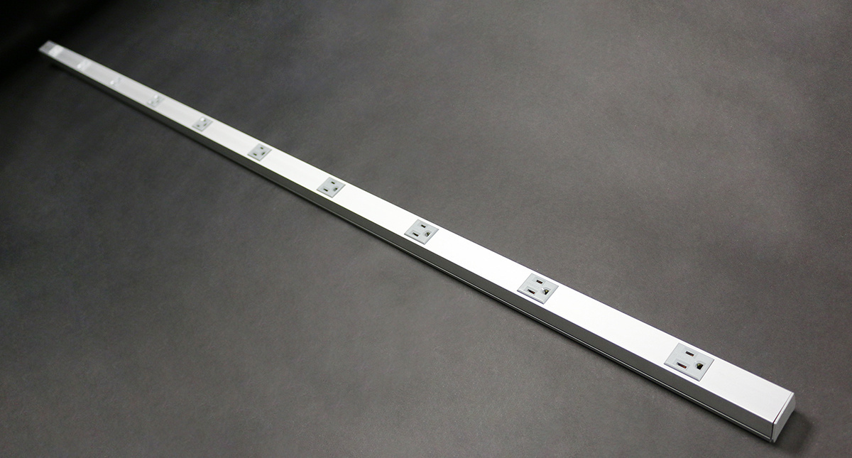 Aluminum Plugmold 10 Outlet Power Strip; 5 Foot