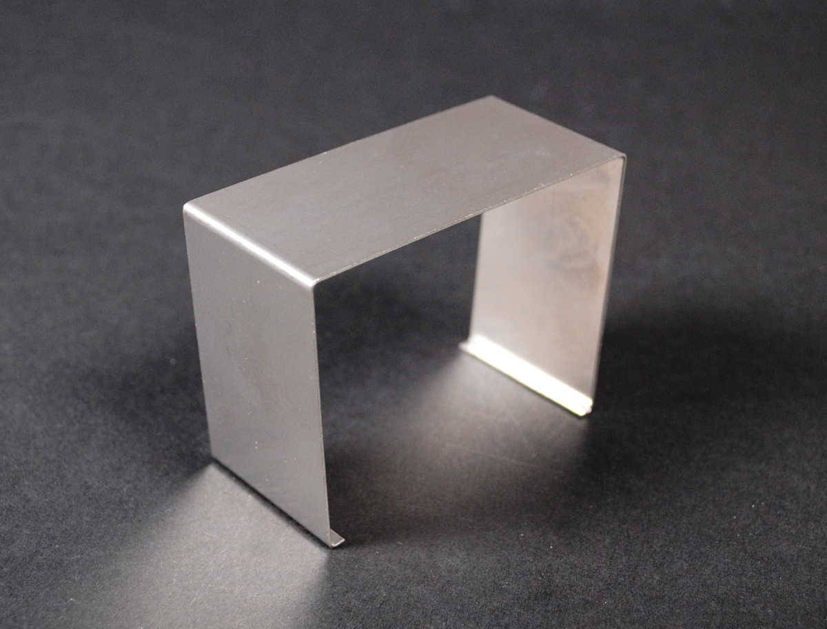 Cover Clip, 1-Channel, For Use With: Ortronics® ALA3800 Series 600 VAC Raceway, Aluminum, Satin Anodized, Gray, 1-3/8 in L Dimensions