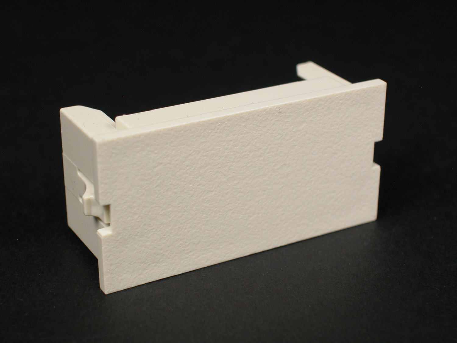 WMDCM2-BL-BK CM Series 2A Communication Module Blank Insert, Snap-Fit Mount, Plastic, Black