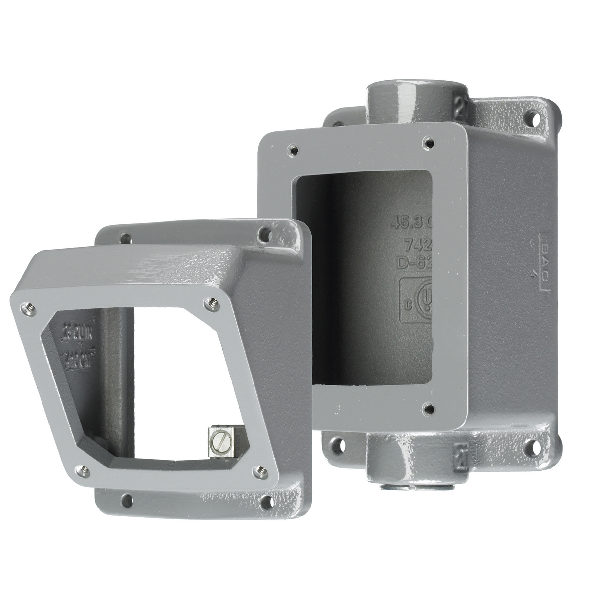 AB203055 1-Outlet, 55 deg Angled Back Box Feed-Through Standard Screw Mount Angle Adapter With 1 in NPT Hub Knockout, 20/30 A, Gray