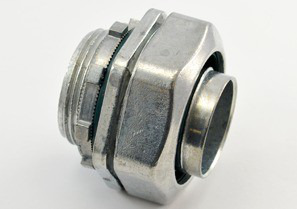 438-LT2 Bridgeport Straight Liquid Tight Conduit Connector, 3-1/2 in Trade, Die Cast Zinc, Ball Burnished/Mirror Smooth