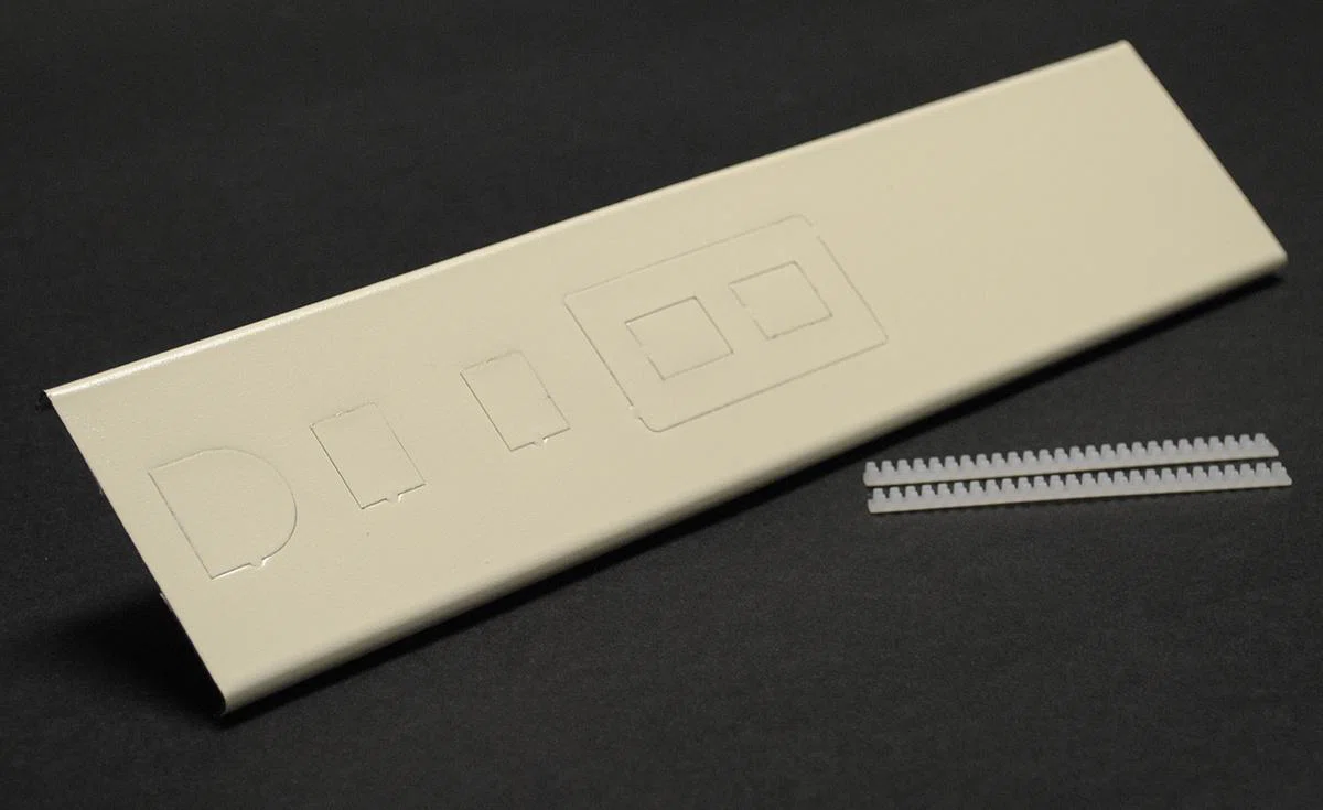 30TC-CVRWH Communication Connectivity Cover, White